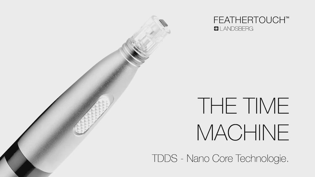 The Time Machine - FeatherTouch Anwendung Tipps - How-To - Erleben Sie mit FeatherTouch™ eine innovative Hautpflege: Nadelfreie Nano-Technologie für sofortige Regeneration und strahlende Ausstrahlung